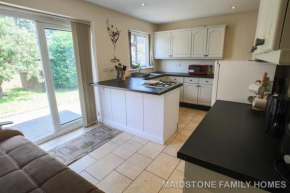 Luxury Homes 6 beds in Maidstone